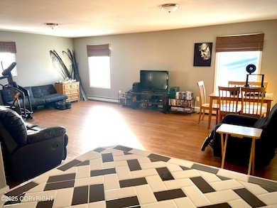 Living Roomb