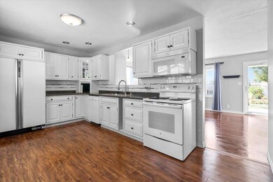 821 Cheyenne Rd NW, Cedar Rapids, IA 52405 - photo 6