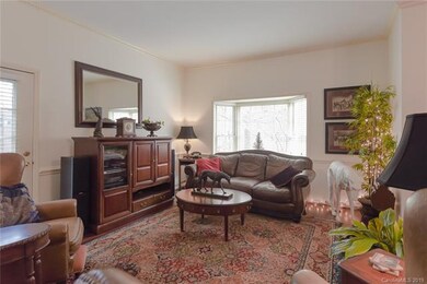 Living room w bay window
