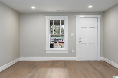 121 W Crest Rd, Bessemer, AL 35023 - photo 5