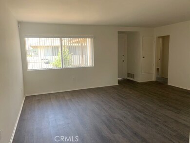 17082 Evergreen Cir unit C, Huntington Beach, CA 92647 - photo 4