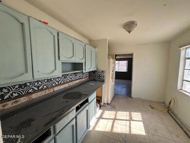 7867 Laura Way, El Paso, TX 79915 - photo 3