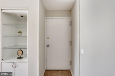 100 Duvall Ln, Gaithersburg, MD 20877 - photo 4