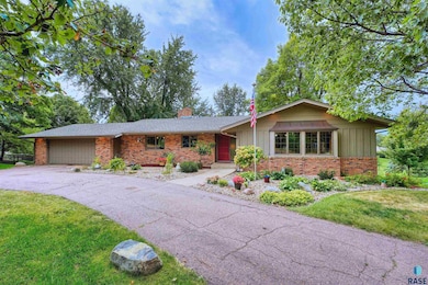 1609 E Edgewood Rd, Sioux Falls, SD 57103 - photo 2