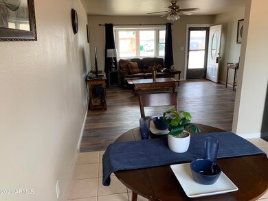 804 W Gilmore St, Winslow, AZ 86047 - photo 5