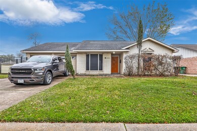 11611 Kirkhollow Dr, Houston, TX 77089 - photo 2