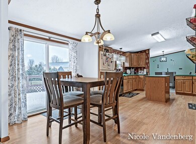 7574OrchardCircle17Lores