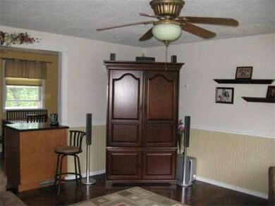 2 Winslow St, Shrewsbury, MA 01545 - photo 5