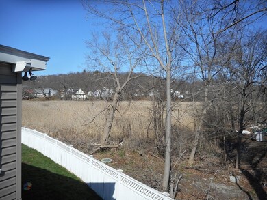 60 Jasper St, Saugus, MA 01906 - photo 5