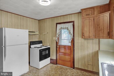 1355 Butter Ln, Reading, PA 19606 - photo 5