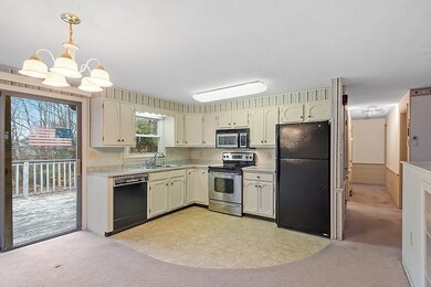 1029 Franklin Rd, Fitchburg, MA 01420 - photo 6