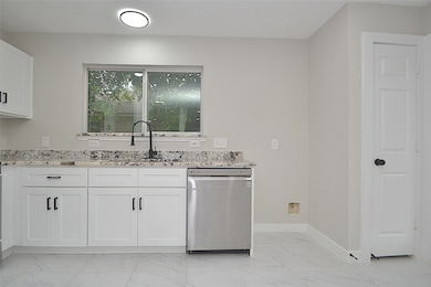 631 Aweigh Dr, Crosby, TX 77532 - photo 5