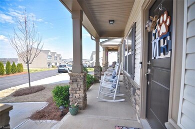 113 Brookshire Ln unit B, Statesville, NC 28677 - photo 3