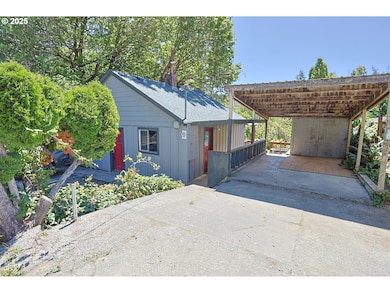 885 E 10th St, Coquille, OR 97423 - photo 5