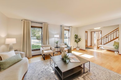 812 W Whiting Ln, Arlington Heights, IL 60004 - photo 4