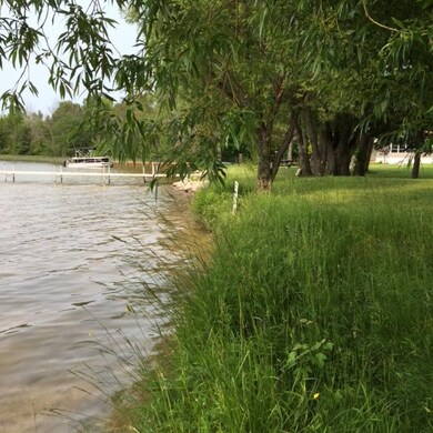 shoreline Felter Lane, Pickerel Lake