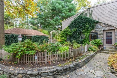 85 Coolridge Ave, Greenville, RI 02828 - photo 5