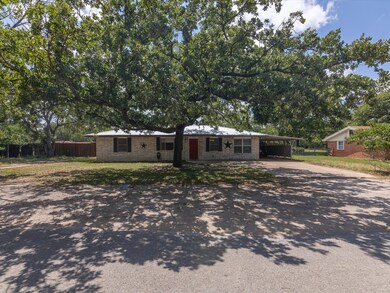 1009 Red Oak St, Azle, TX 76020 - photo 2