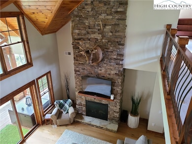 135A Wapiti Way unit A, Banner Elk, NC 28604 - photo 3