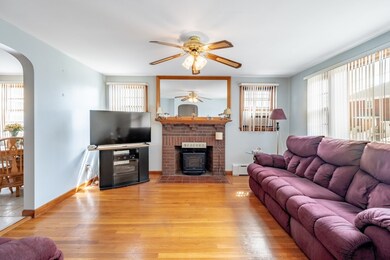 105 Dartmouth St, Medford, MA 02155 - photo 4