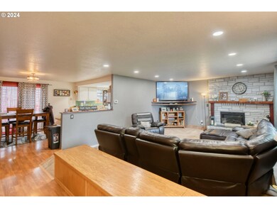 Living Room/Dining Room