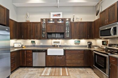 08_403StateSt_Unit5_5_Kitchen_LowRes