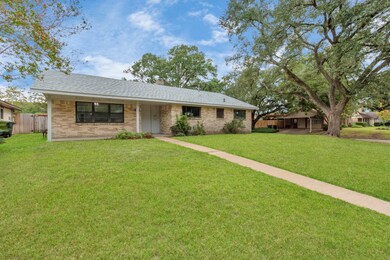 11002 Overlea Dr, Houston, TX 77089 - photo 2