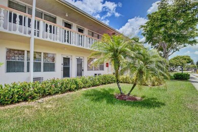 344 Camden O, West Palm Beach, FL 33417 - photo 3