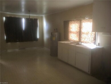 322 S Branch St, Reidsville, NC 27320 - photo 6