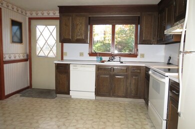 170 Springvale Cir, Weymouth, MA 02188 - photo 3