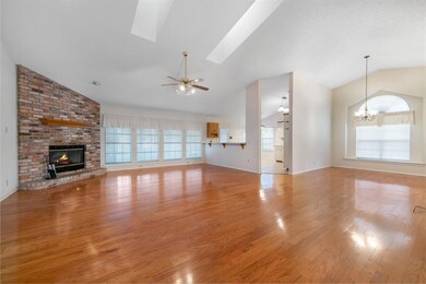 320 Sunrise Dr, Granbury, TX 76049 - photo 5