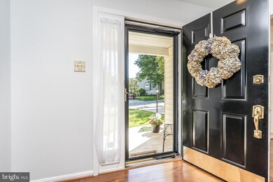 8137 Tamar Dr, Columbia, MD 21045 - photo 5