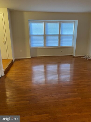 11713 Summer Oak Dr, Germantown, MD 20874 - photo 2