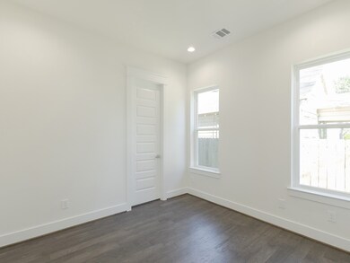 4718 Independence Heights Ln, Houston, TX 77018 - photo 7