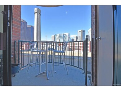 Balcony with stunning city views.
