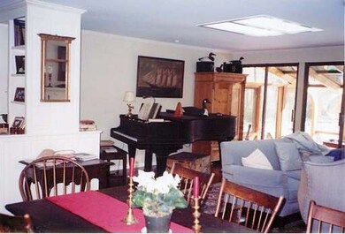 345 Hemlock Cir, Lincoln, MA 01773 - photo 2