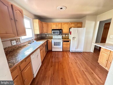 6708 Fox Meadow Rd, Gwynn Oak, MD 21207 - photo 4