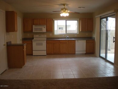 Kitchen & Eating Area