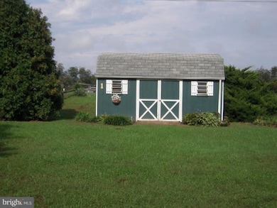 602 Sherry Dr, Sykesville, MD 21784 - photo 5