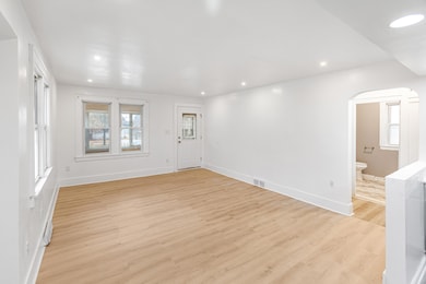 7335 Wiegand, Center Line, MI 48015 - photo 5