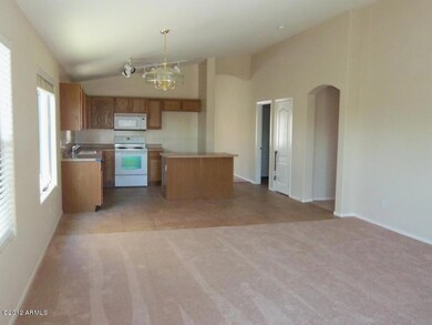 EAT-IN KITCHEN