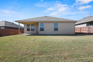 1211 Dublin Dr, Cleburne, TX 76033 - photo 2