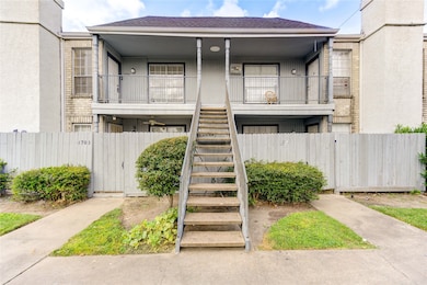 6606 De Moss Dr unit 1704, Houston, TX 77074 - photo 2