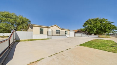 1109 W Waylon Jennings Blvd, Littlefield, TX 79339 - photo 3