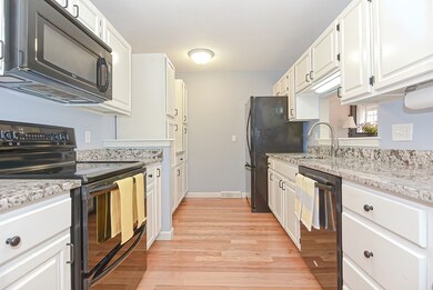 43 Laurelwood Dr unit 43, Hopedale, MA 01747 - photo 3