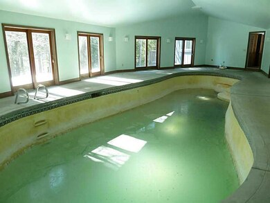 Swimming Pool/Hot Tub/Sauna.