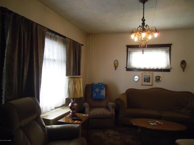 16 Maltby Ave, Kingston, PA 18704 - photo 3