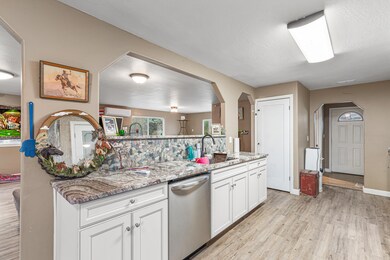 11599 Blackwell Rd, Central Point, OR 97502 - photo 7