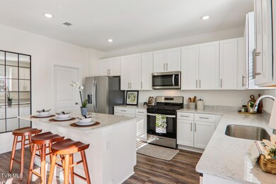 240 Artist Ave, Johnson City, TN 37615 - photo 3