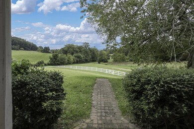 388 Love Field Ln, Buena Vista, VA 24416 - photo 3